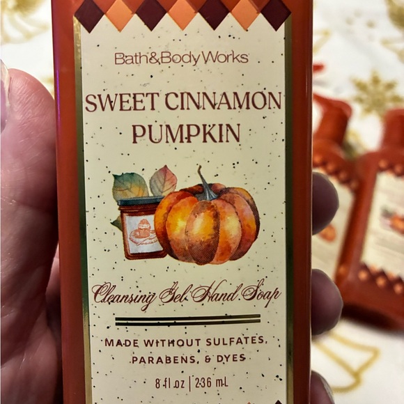 Bath & Body Works Sweet Cinnamon Pumpkin Cleansing Gel (4) 🆕 - Picture 3 of 5
